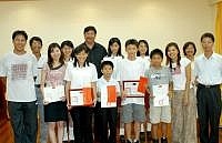 縣長陳雪生勉勵地區獲獎學子,未來要更加努力,不只是為地區爭光,將來還能為國爭光。(圖/文:張登傑)