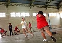 東引軍民運動會羽球比賽,女性鄉親的參賽人數是唯一多過男性鄉親的項目。(圖/文:陳其敏)