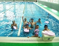 南竿地區嚴重缺水，室內游泳池依規定必須暫停開放，想再見到孩童歡樂戲水鏡頭還得看老天。（圖／文：曹重偉）