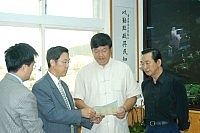 教育廣播電台總台長陳克允昨日拜訪縣長陳雪生協調建立轉播站事宜,目前教育電台播放涵括的領域,只剩下馬祖未納入。(圖/文:張登傑)