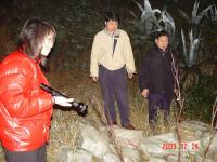 縣警局刑警隊、保安隊結合馬祖地區查緝小組聯合出擊，查獲大宗大陸走私酒類一九二○瓶。（圖／文：張登傑）