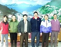 馬祖景管處新、舊兩位處長張振乾(左三)、廖源隆昨天連袂拜會縣府,縣長陳雪生熱情歡迎。(圖/文:曹重偉)